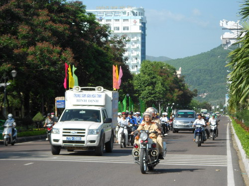 Diễu hành tuyên truyền Tuần lễ biển đảo 