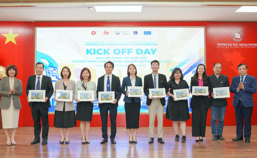 Trường Đại học cũng đóng vai trò vô cùng quan trọng trong hệ sinh thái đổi mới sáng tạo phụng sự cộng đồng. Trường Đại học cũng đóng vai trò vô cùng quan trọng trong hệ sinh thái đổi mới sáng tạo phụng sự cộng đồng.