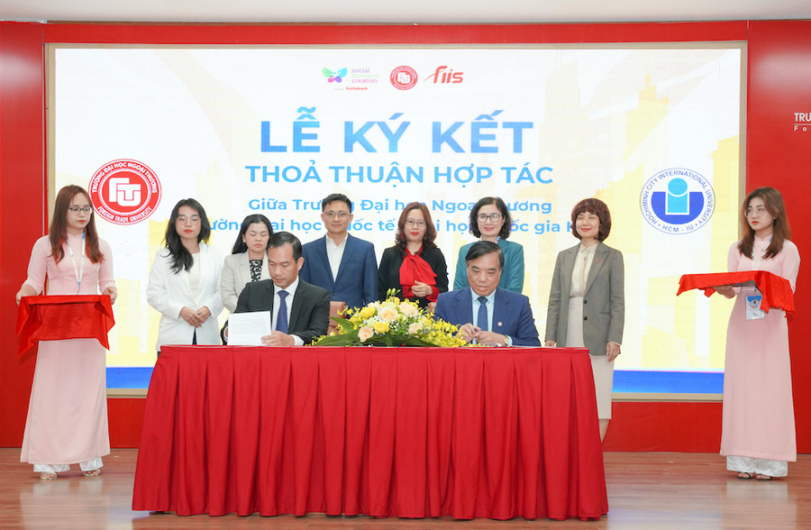 Ký kết thỏa thuận hợp tác của các cơ sở đại học tại Ngày hội. Ký kết thỏa thuận hợp tác của các cơ sở đại học tại Ngày hội.