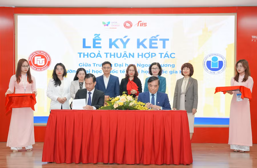 Ký kết thỏa thuận hợp tác của các cơ sở đại học tại Ngày hội. Ký kết thỏa thuận hợp tác của các cơ sở đại học tại Ngày hội.