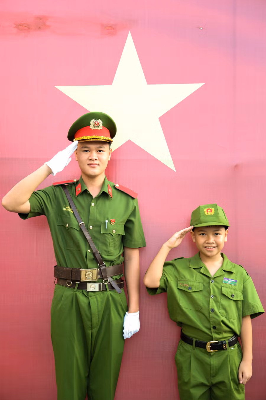 Trải nghiệm mùa hè trong một ngôi trường Công an, được khoác trên mình màu áo xanh đặc trưng sẽ mang đến một mùa hè xanh đáng nhớ, đầy ý nghĩa cho mỗi học viên.