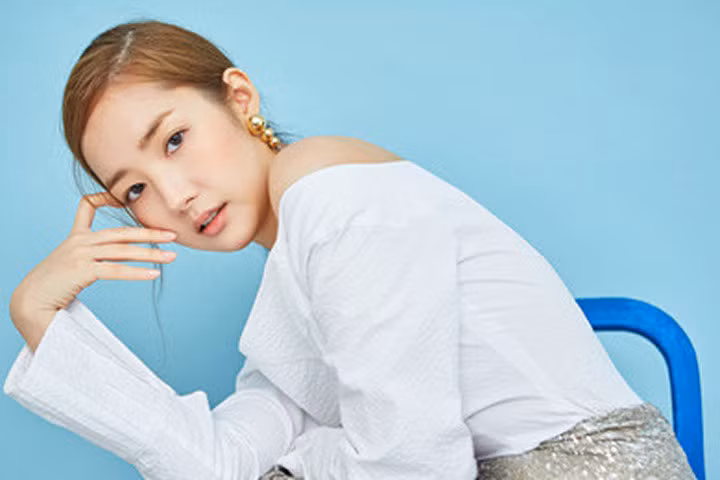 Người đẹp dao kéo Park Min Young sang chảnh trên tạp chí