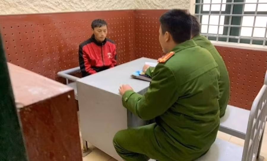 Vàng A Chu tại cơ quan chức năng.