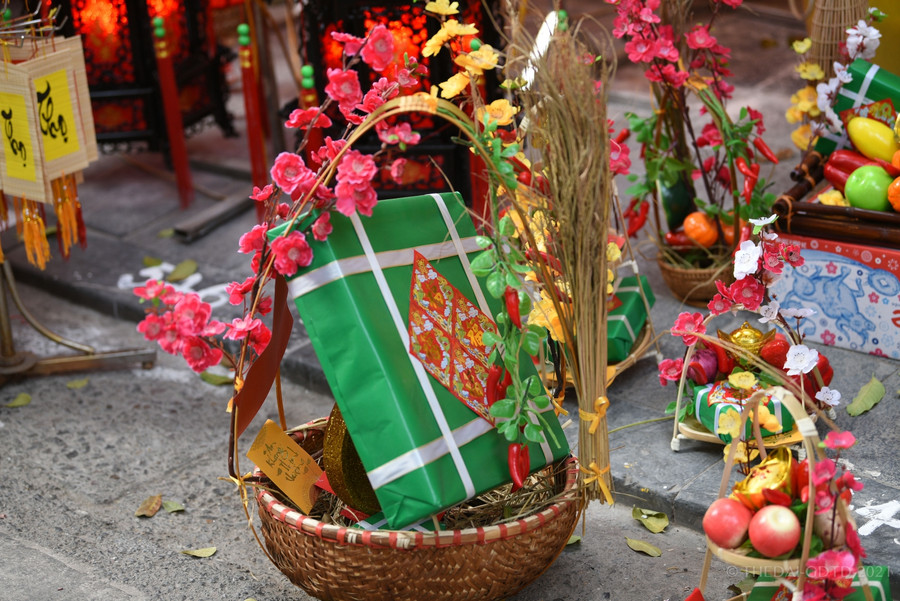 Đồ trang trí mang phong cách cổ truyền được ưa chuộng trong dịp Tết ảnh 3