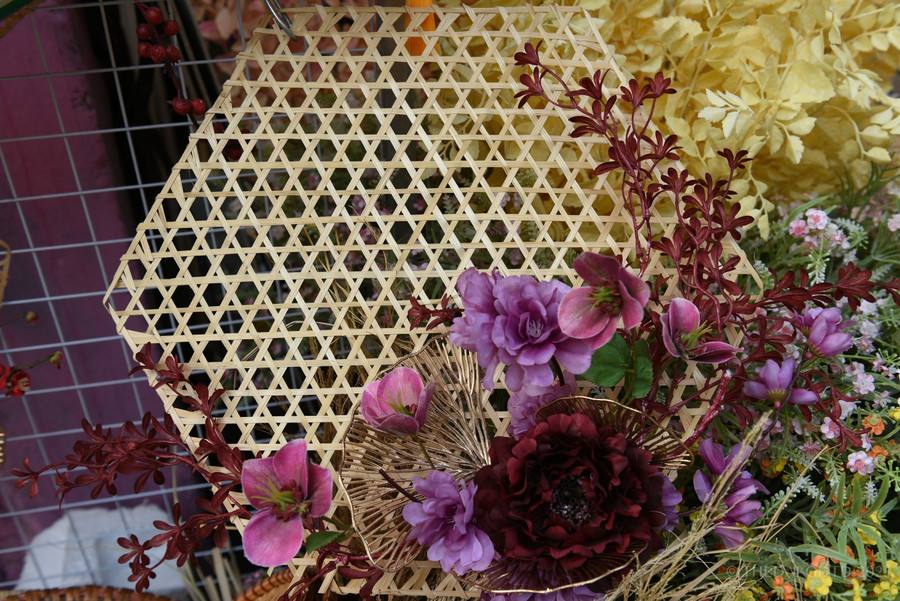 Đồ trang trí mang phong cách cổ truyền được ưa chuộng trong dịp Tết ảnh 11