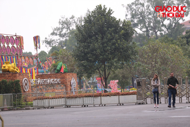 Tại khu di tích Hoàng Thành Thăng Long trong ngày hôm nay cũng đã mở cửa đón khách tham quan trở lại.