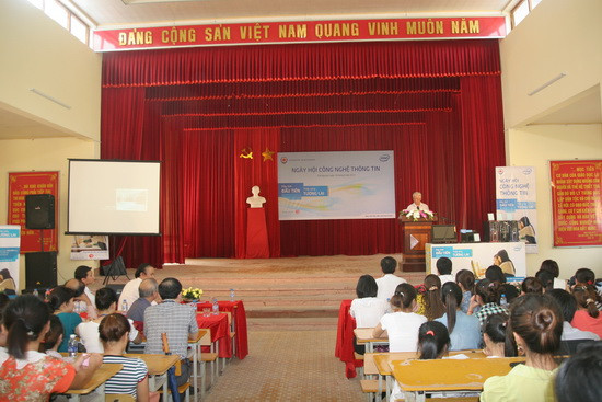 Ngày hội công nghệ thông tin thu hút sự tham gia của nhiều sinh viên