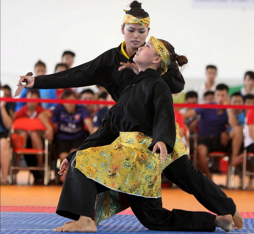 Nguyễn Thị Huyền và Dương Thị Ánh Nguyệt HCV quyền biểu diễn Nguyễn Thị Huyền và Dương Thị Ánh Nguyệt HCV quyền biểu diễn