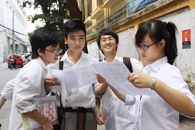 Có nhất thiết phải chi tiết tới cả khái niệm "tiêu cực", "lệch lạc"?