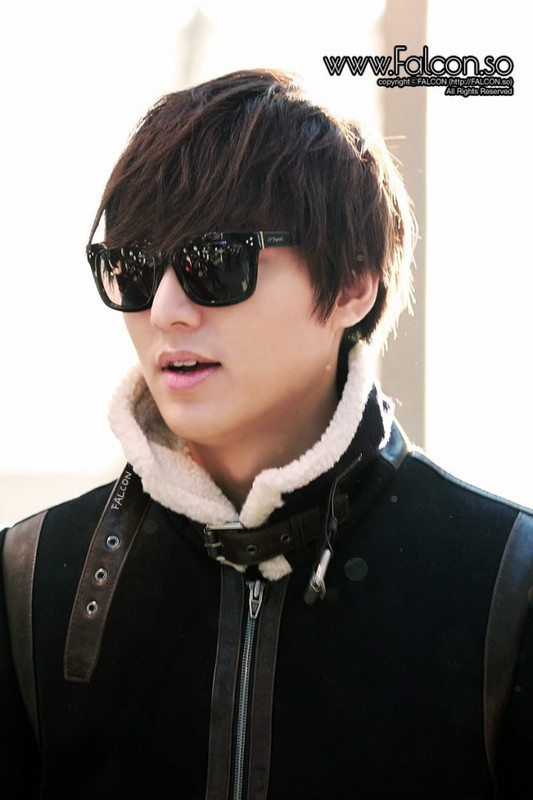 Những kiểu áo khoác thể thao được Lee Min Ho ưa chuộng Những kiểu áo khoác thể thao được Lee Min Ho ưa chuộng