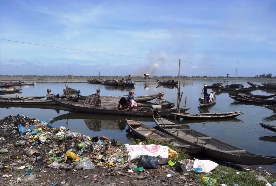 Đầm Chuồn "kêu cứu"