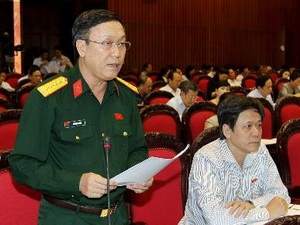 Nhiều đại biểu tán thành việc ban hành Luật GDQPAN Nhiều đại biểu tán thành việc ban hành Luật GDQPAN