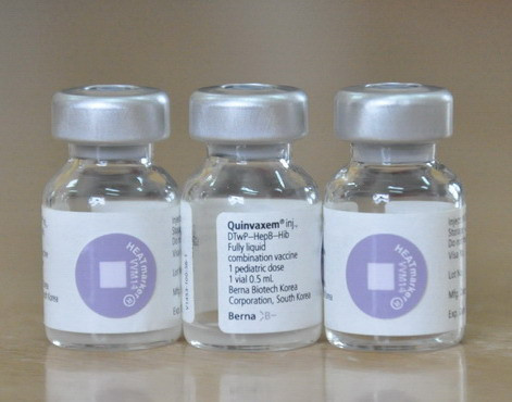Vaccine Quivaxem tiếp tục được tiêm cho trẻ