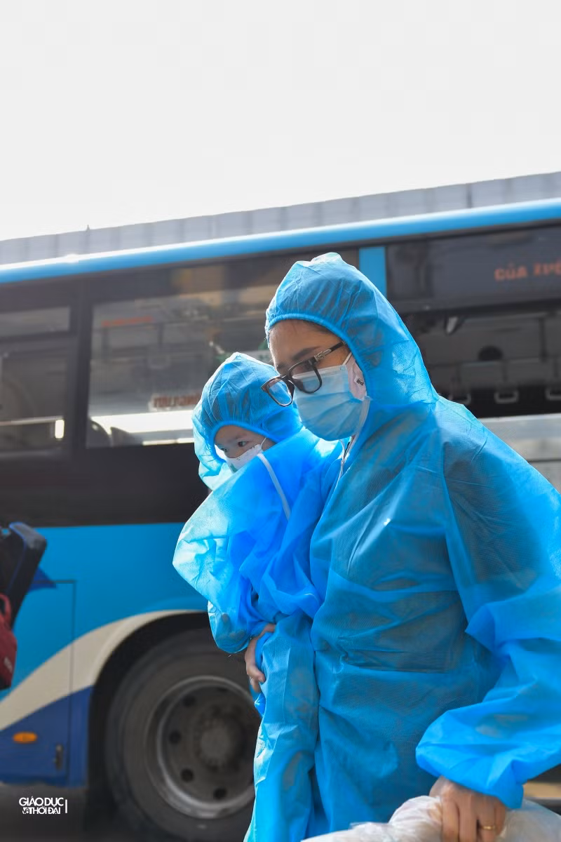 Hà Nội: Người dân Thanh Xuân Trung bóc niêm phong, mở cửa về nhà ảnh 15