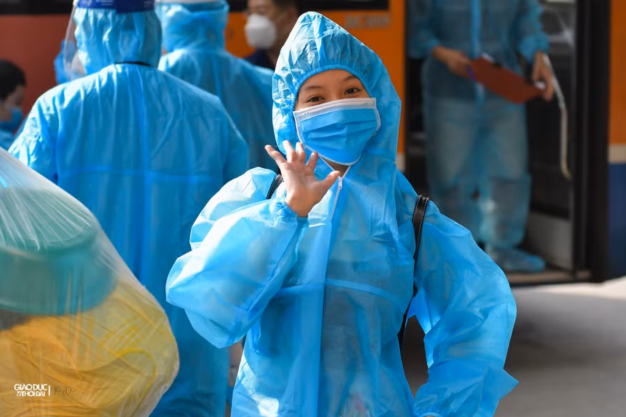 Nhiều bạn trẻ đã rất vui mừng khi đã hoàn thành thời gian cách ly tập trung.