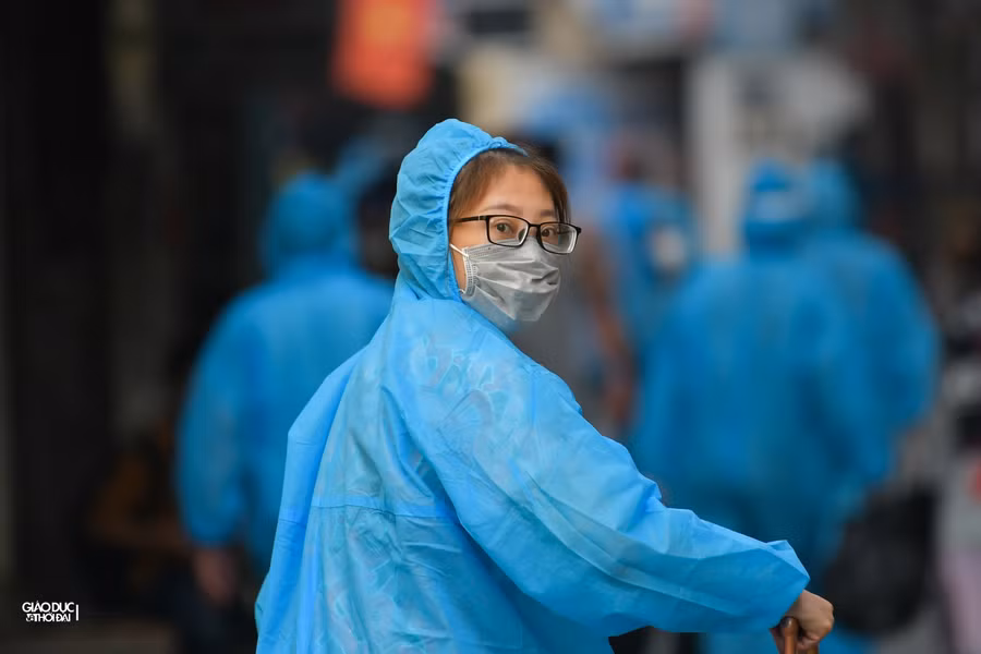 Hà Nội: Người dân Thanh Xuân Trung bóc niêm phong, mở cửa về nhà ảnh 8