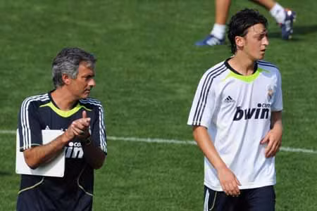 Real Madrid sẽ chơi theo đội hình 4-3-3 ở mùa giải tới