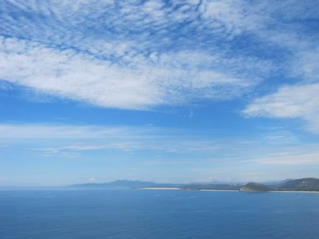 Biển trời Sa Huỳnh nhìn từ ngọn hải đăng Sa Huỳnh.