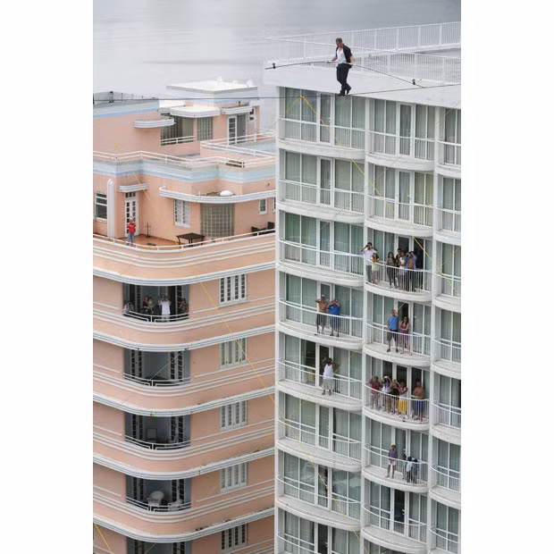 Two members of the famed Wallenda acrobatic family have completed the stunt that killed Karl Wallenda, founder of the 