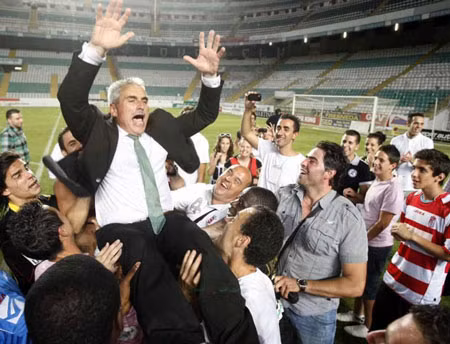 Đánh bại Elche, Granada trở lại La Liga sau 5 năm vắng bóng