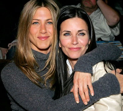 Jennifer Aniston: &quot;Courteney Cox và tôi vẫn là bạn&quot;