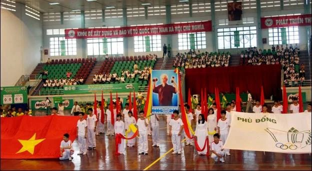 Khai mạc Giải bóng đá HS Tiểu học và THCS Cúp Milo 2011