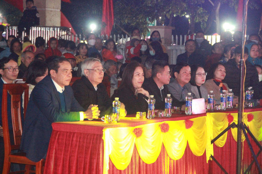 Các đại biểu tham gia chương trình Gala thiện nguyện &quot;Lắng nghe mùa xuân về - Xuân Quý Mão 2023&quot;.