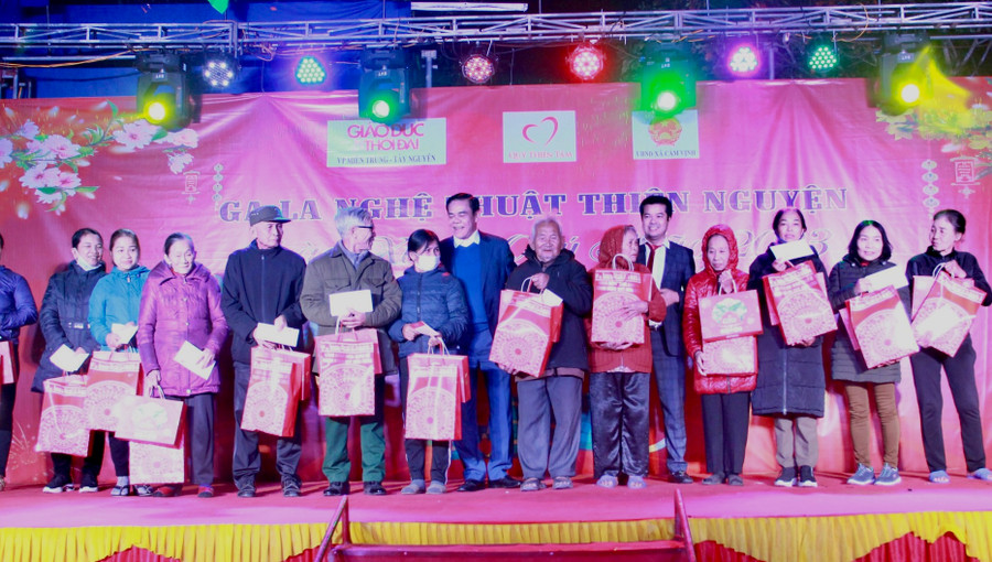 Ấm áp đêm Gala nghệ thuật Lắng nghe mùa xuân về - Xuân Quý Mão 2023