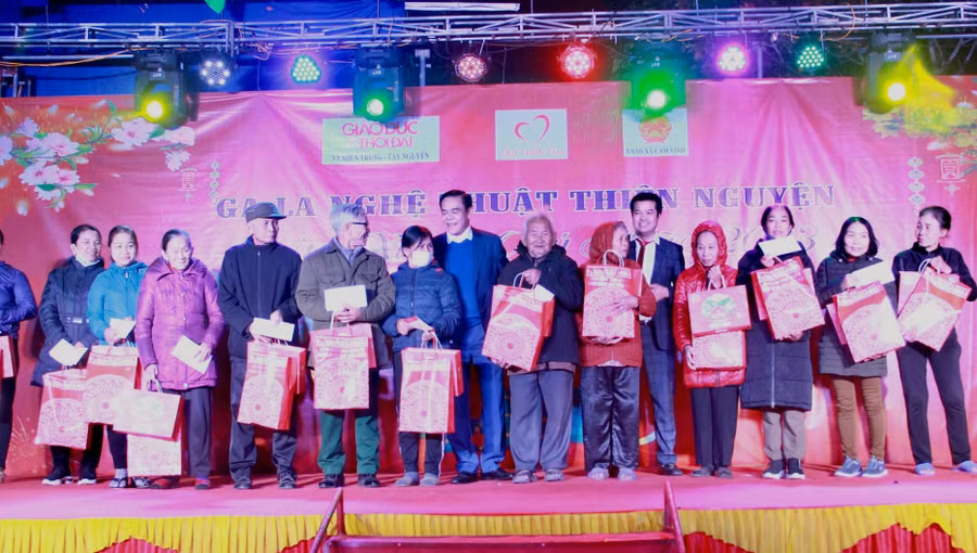 Ấm áp đêm Gala nghệ thuật Lắng nghe mùa xuân về - Xuân Quý Mão 2023