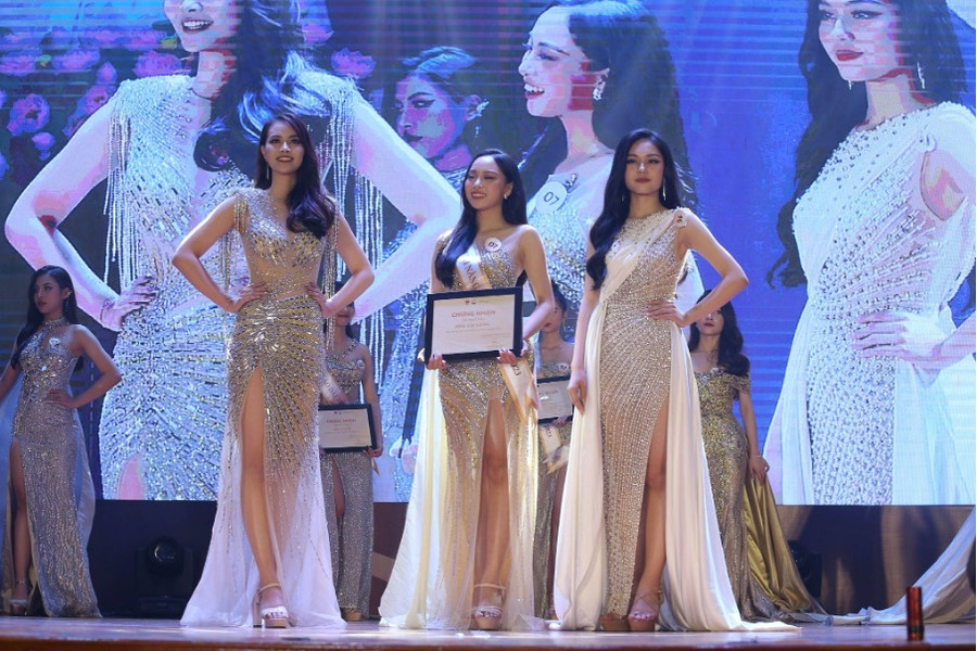 Sau phần thi ứng xử, BTC đã công bố Top 3 chung cuộc trong sự cổ vũ nhiệt tình của đông đảo khán giả. Kết quả chung cuộc được đánh giá là khá bất ngờ song cũng vô cùng thuyết phục. Ngôi vị Hoa khôi, Á khôi 1 và Á khôi 2 lần lượt thuộc về Nguyễn Thục Uyên Nhi (SBD 16), Phạm Hồng Anh (SBD 01) và Hoàng Thị Ngọc Hà (SBD 07). Sau phần thi ứng xử, BTC đã công bố Top 3 chung cuộc trong sự cổ vũ nhiệt tình của đông đảo khán giả. Kết quả chung cuộc được đánh giá là khá bất ngờ song cũng vô cùng thuyết phục. Ngôi vị Hoa khôi, Á khôi 1 và Á khôi 2 lần lượt thuộc về Nguyễn Thục Uyên Nhi (SBD 16), Phạm Hồng Anh (SBD 01) và Hoàng Thị Ngọc Hà (SBD 07).