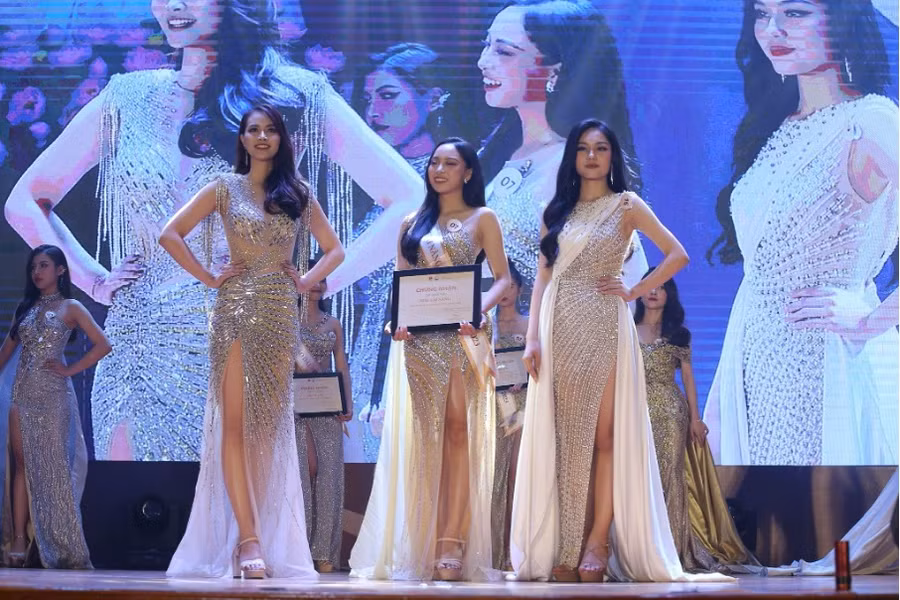 Sau phần thi ứng xử, BTC đã công bố Top 3 chung cuộc trong sự cổ vũ nhiệt tình của đông đảo khán giả. Kết quả chung cuộc được đánh giá là khá bất ngờ song cũng vô cùng thuyết phục. Ngôi vị Hoa khôi, Á khôi 1 và Á khôi 2 lần lượt thuộc về Nguyễn Thục Uyên Nhi (SBD 16), Phạm Hồng Anh (SBD 01) và Hoàng Thị Ngọc Hà (SBD 07).