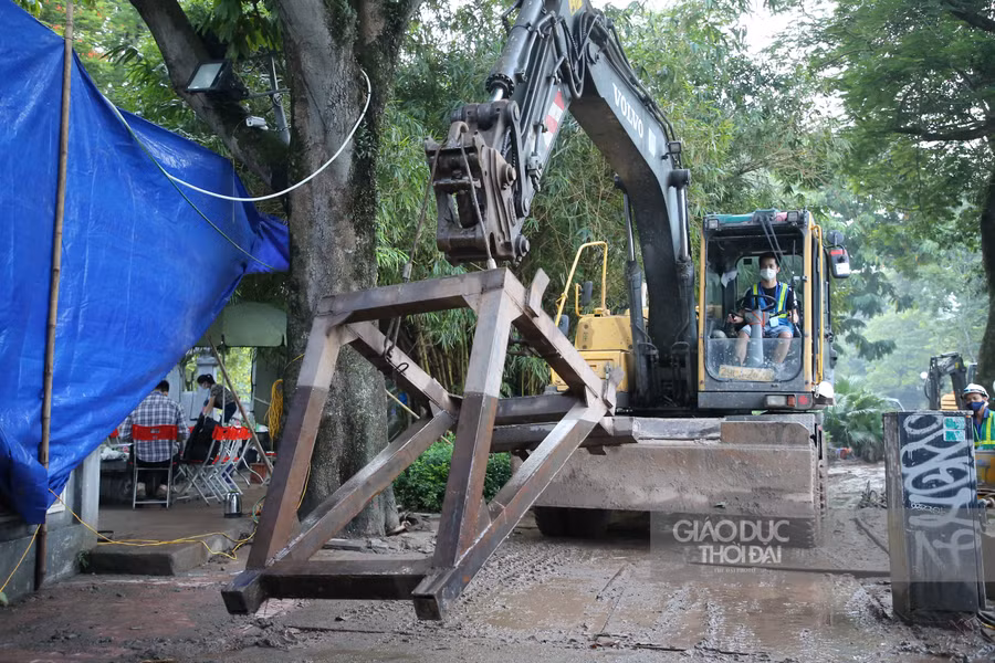 Kè hồ Hoàn Kiếm dài 1500 m chính thức hoàn thành ảnh 7