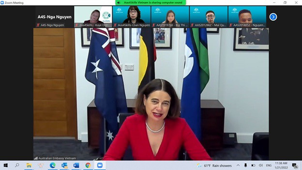 Chúc mừng các học viên của Đại sứ Australia Robyn Mudie