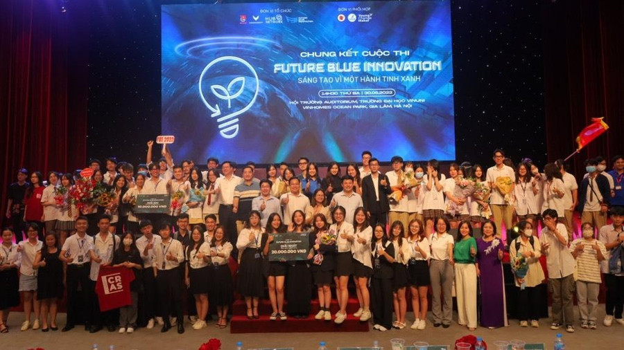 Đội đạt giải Nhất nhận phần thưởng 20 triệu đồng, đội đạt giải Nhì nhận phần thưởng 10 triệu đồng và đội đạt giải Ba được 5 triệu đồng. Đội đạt giải Nhất nhận phần thưởng 20 triệu đồng, đội đạt giải Nhì nhận phần thưởng 10 triệu đồng và đội đạt giải Ba được 5 triệu đồng.