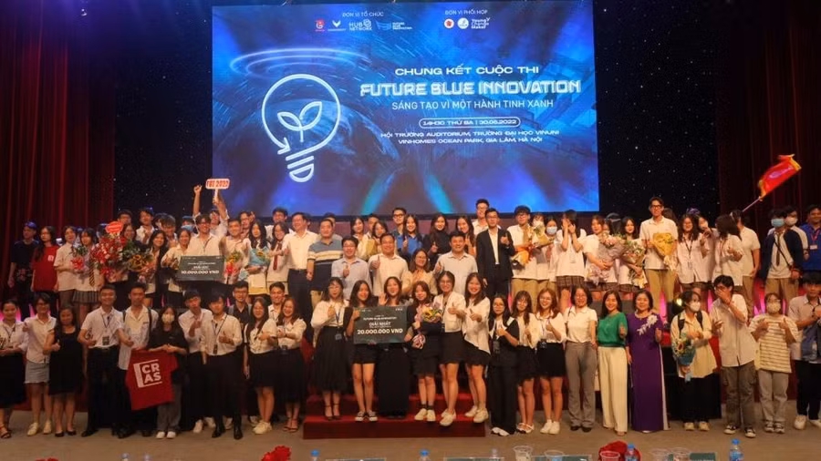 Đội đạt giải Nhất nhận phần thưởng 20 triệu đồng, đội đạt giải Nhì nhận phần thưởng 10 triệu đồng và đội đạt giải Ba được 5 triệu đồng. Đội đạt giải Nhất nhận phần thưởng 20 triệu đồng, đội đạt giải Nhì nhận phần thưởng 10 triệu đồng và đội đạt giải Ba được 5 triệu đồng.