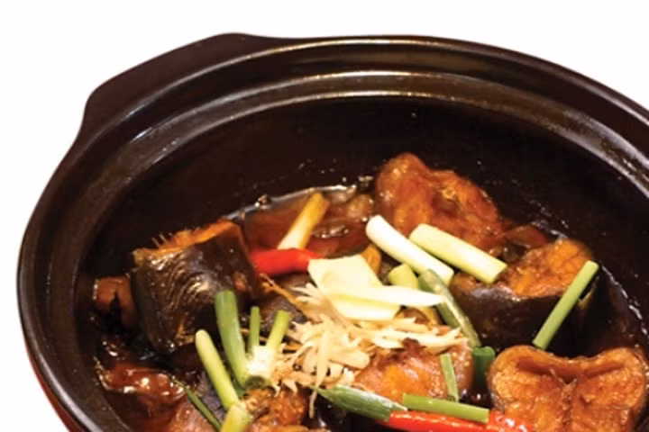 Cách làm sạch cá trê để có món cá kho ngon đúng vị