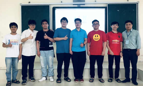 Trần Khôi Nguyên và các bạn trong Đội tuyển Việt Nam dự Olympic tin học châu Á - Thái Bình Dương năm 2022. Trần Khôi Nguyên và các bạn trong Đội tuyển Việt Nam dự Olympic tin học châu Á - Thái Bình Dương năm 2022.
