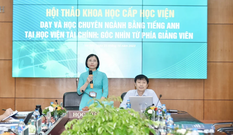 Phiên 1 của Hội thảo với chủ đề: Phương pháp dạy chuyên ngành bằng tiếng Anh.