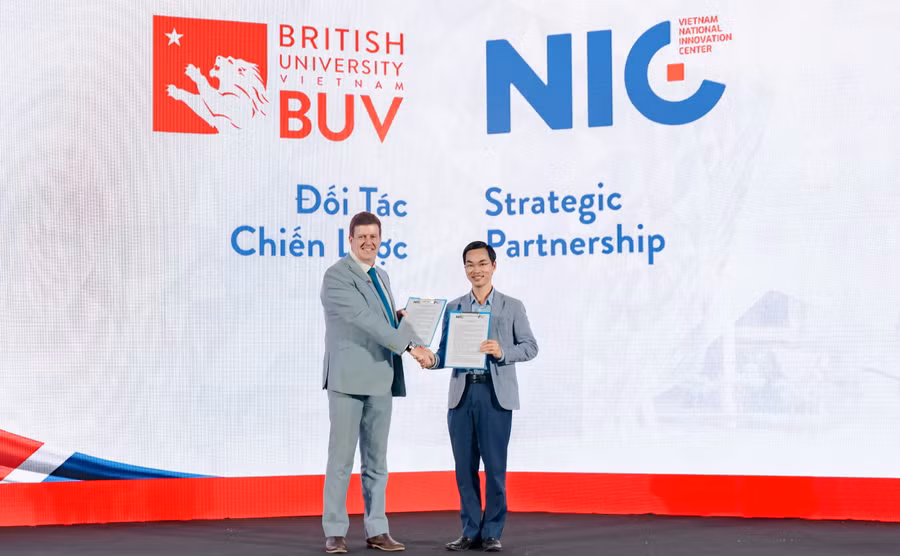 Đại diện BUV và Trung tâm Đổi mới Sáng tạo Quốc gia (NIC) đã trao đổi Biên bản ghi nhớ về việc hợp tác chiến lược nhằm phát triển ngành game Việt Nam