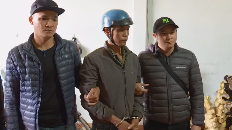 Cơ quan Công an bắt giữ thành công đối tượng Phạm Văn Thông (ảnh: SĐ).