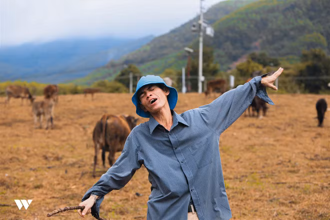 So Y Tiết nổi tiếng chỉ bằng những video đơn giản như đếm số từ 1,2,3,4...Ảnh: Wechoice Awards