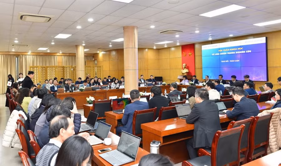 Toàn cảnh hội thảo liêm chính trong nghiên cứu khoa học do Bộ GD&amp;ĐT và Bộ Khoa học và Công nghệ phối hợp tổ chức ngày 19/12/2023.