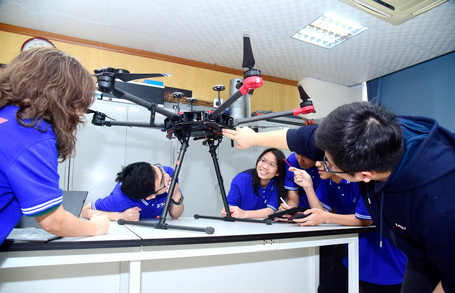 Sinh viên Trường ĐH Khoa học và Công nghệ Hà Nội.