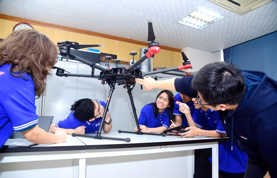 Sinh viên Trường ĐH Khoa học và Công nghệ Hà Nội.