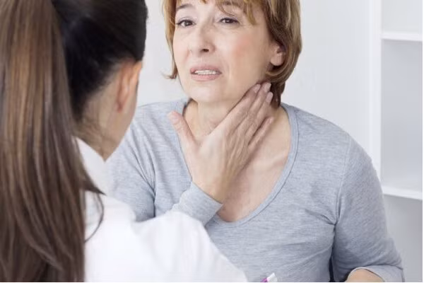 Chủ động đi khám chuyên khoa nếu tình trạng khản tiếng kéo dài