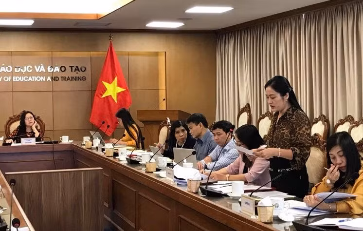 Bà Trương Thị Hạnh phát biểu tại phiên họp