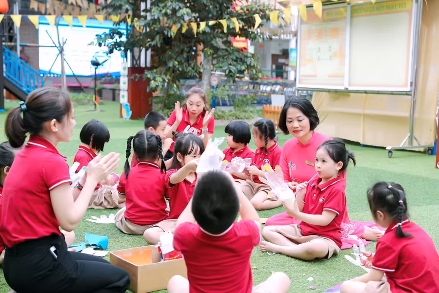 Trẻ tại Trường Mầm non Tương Mai luôn được tham gia nhiều hoạt động trải nghiệm bổ ích.