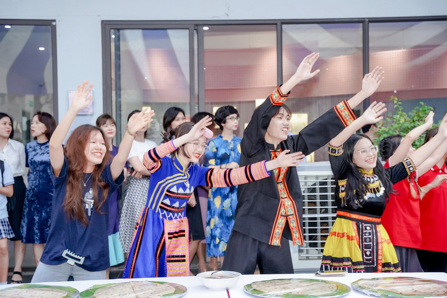 Sinh viên Trường ĐH Ngoại thương. Sinh viên Trường ĐH Ngoại thương.