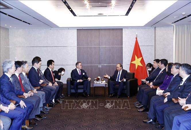 Chủ tịch nước Nguyễn Xuân Phúc tiếp Nhóm doanh nghiệp đối tác Đất Việt/Kocham. Ảnh: Thống Nhất/TTXVN. Chủ tịch nước Nguyễn Xuân Phúc tiếp Nhóm doanh nghiệp đối tác Đất Việt/Kocham. Ảnh: Thống Nhất/TTXVN.