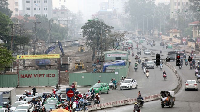 Nghe lãnh đạo phát ngôn sốc: "Đường Trường Chinh cong... mềm mại"